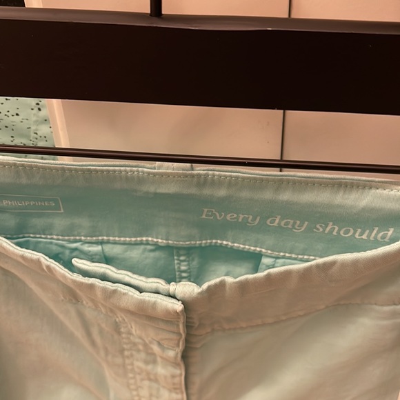 Vineyard Vines size 6 Women’s 5” Everyday Short Crystal Blue. Gently used - Picture 3 of 9